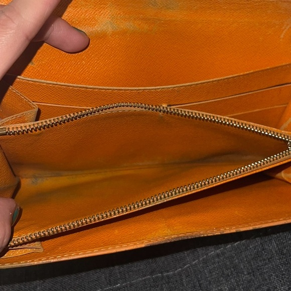 Louis Vuitton Epi Sarah Wallet Unisex Epi Leather Long Wallet in Pimont 🧡 - Picture 11 of 11